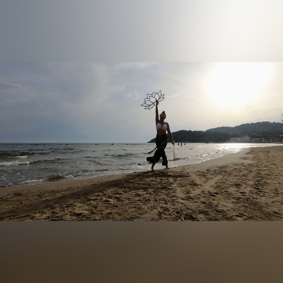 Meet your Posher, Green Goddess Cosmic Creations - Picture 5 of 11